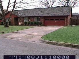 6722 E 75th St S in Tulsa, OK - Building Photo