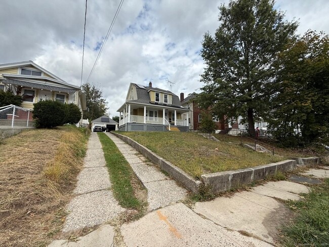 498 Hawley Ave in Bridgeport, CT - Building Photo - Building Photo