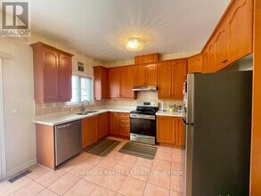 42 Crystalview Crescent in Brampton, ON - Building Photo - Building Photo