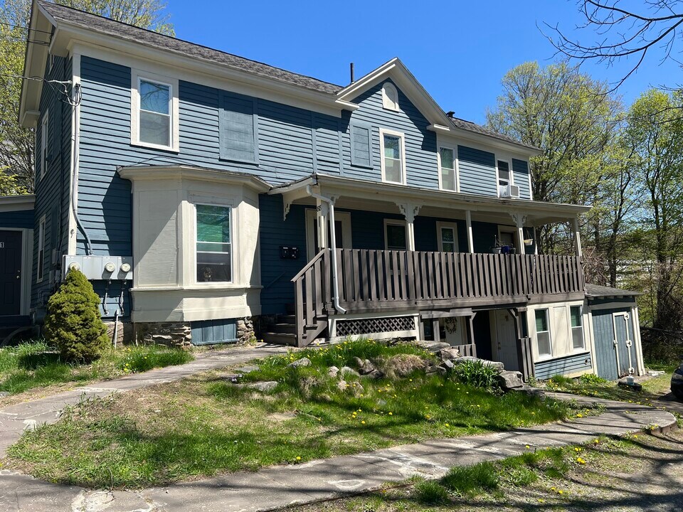 88 Spencer St-Unit -2 in Winchester, CT - Building Photo