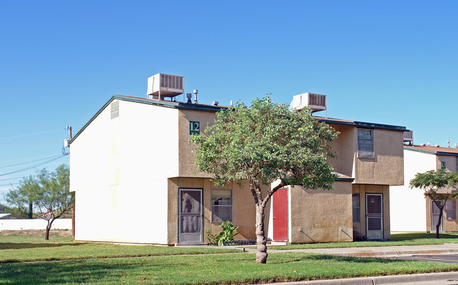 Socorro Apartments in El Paso, TX - Foto de edificio - Building Photo