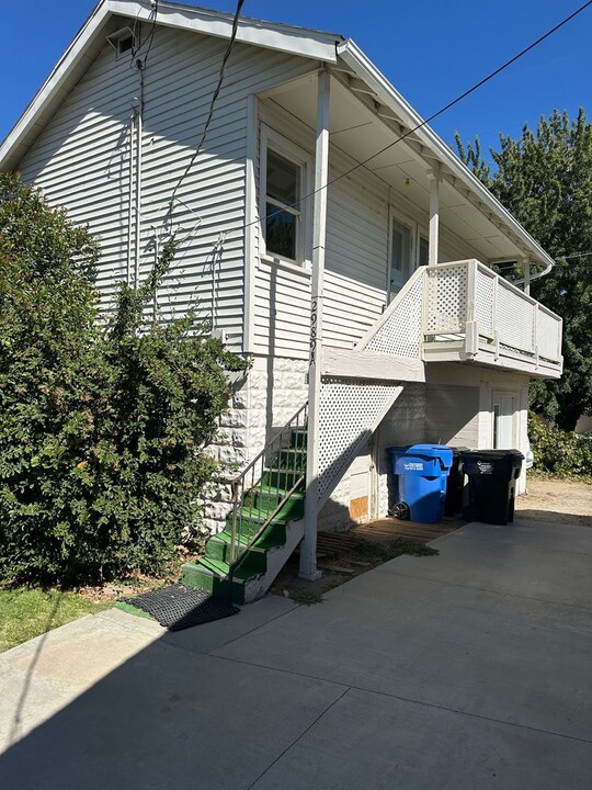 2989 E Line St in Bishop, CA - Building Photo
