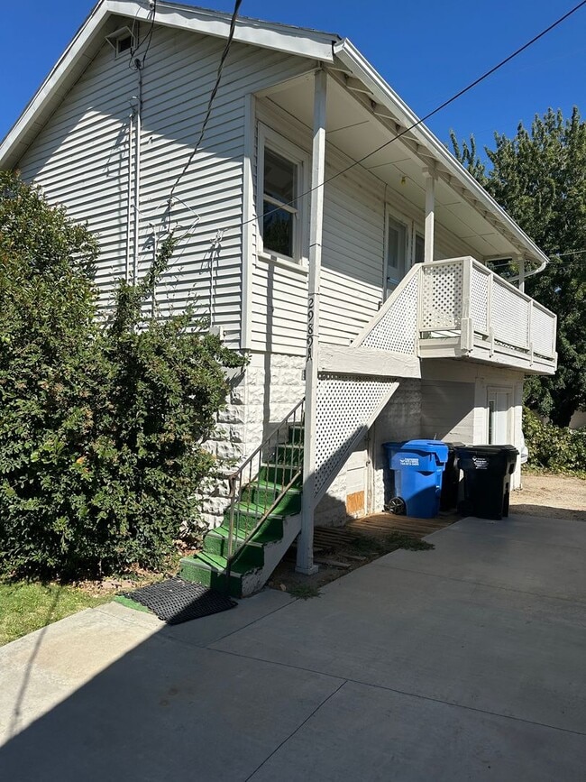 property at 2989 E Line St