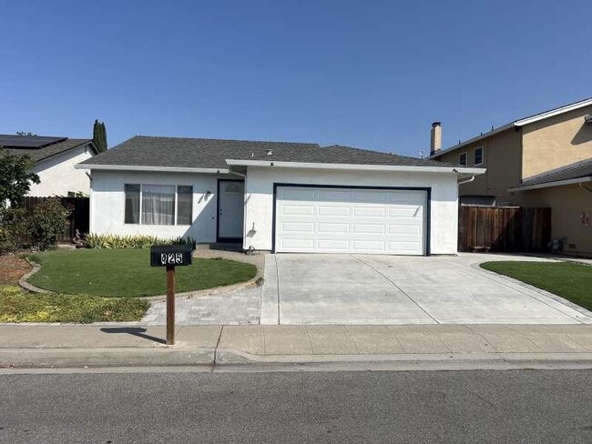 425 Clauser Dr