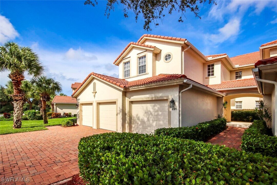 16312 Crown Arbor Way in Ft. Myers, FL - Building Photo