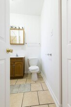 7440 S Phillips Ave Chicago, IL 60649 in Chicago, IL - Building Photo - Building Photo