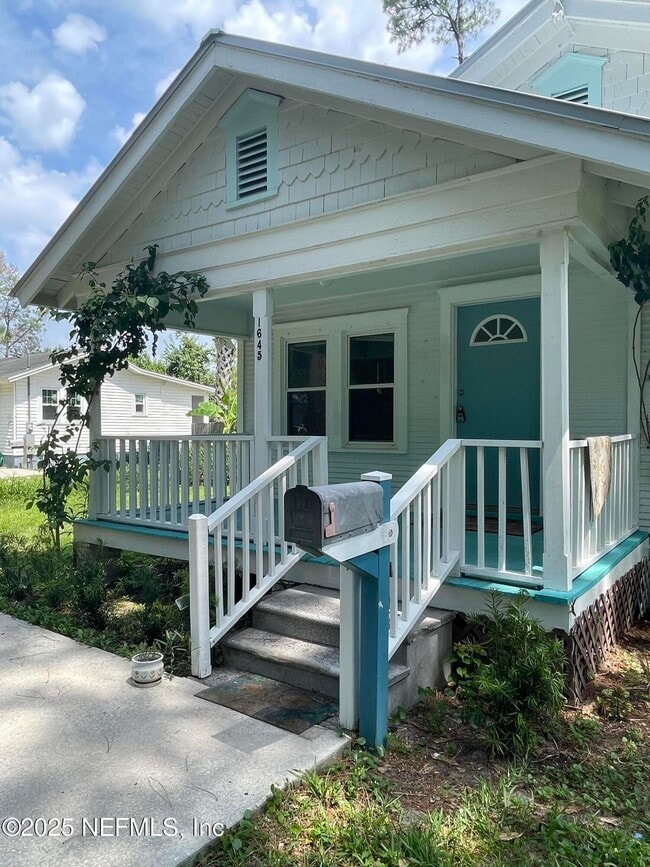 property at 1645 Davidson St