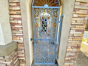 9057 Spinning Wheel Ave in Las Vegas, NV - Building Photo - Building Photo