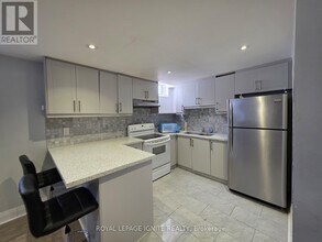 66 Tideswell Blvd in Toronto, ON - Building Photo - Building Photo