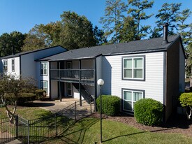 Parkhaven Apartments in Charlotte, NC - Building Photo