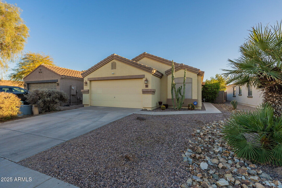 1339 E Kelsi Ave in San Tan Valley, AZ - Building Photo