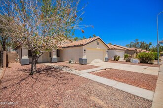 2014 N 84th Ln in Phoenix, AZ - Building Photo - Building Photo