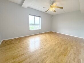 190 N Milwaukee Ave in Wheeling, IL - Building Photo - Building Photo