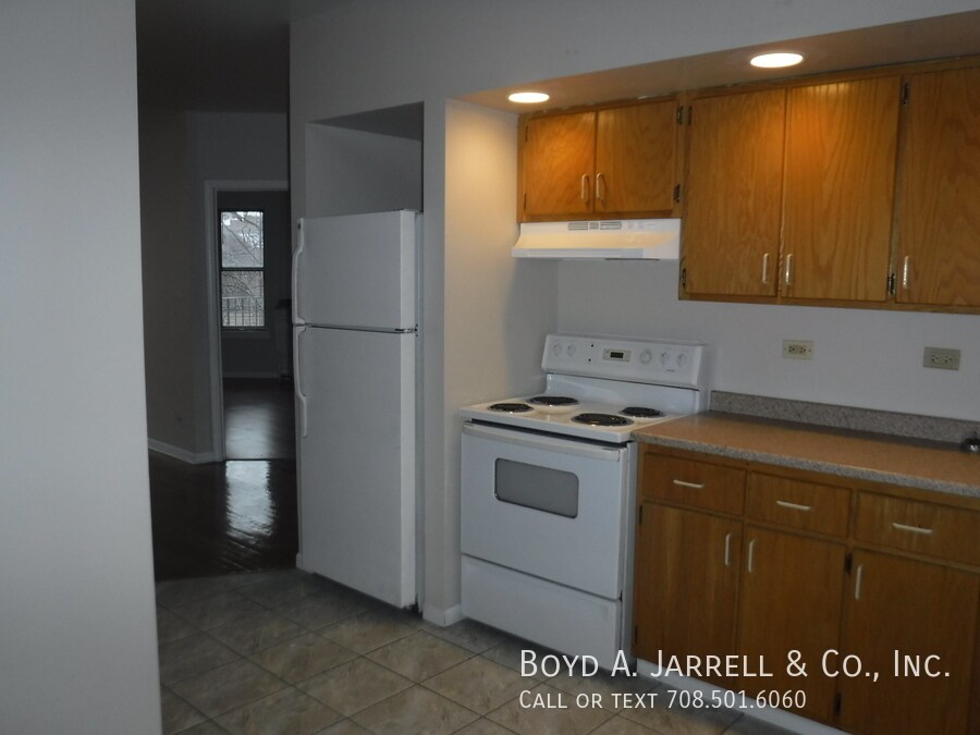 5657 S Indiana Ave in Chicago, IL - Building Photo