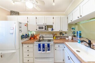 400 Cerromar Cir N, Unit 101 in Venice, FL - Foto de edificio - Building Photo