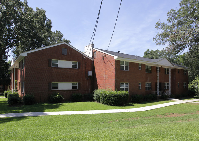 Dream Court Apartments in Atlanta, GA - Foto de edificio - Building Photo