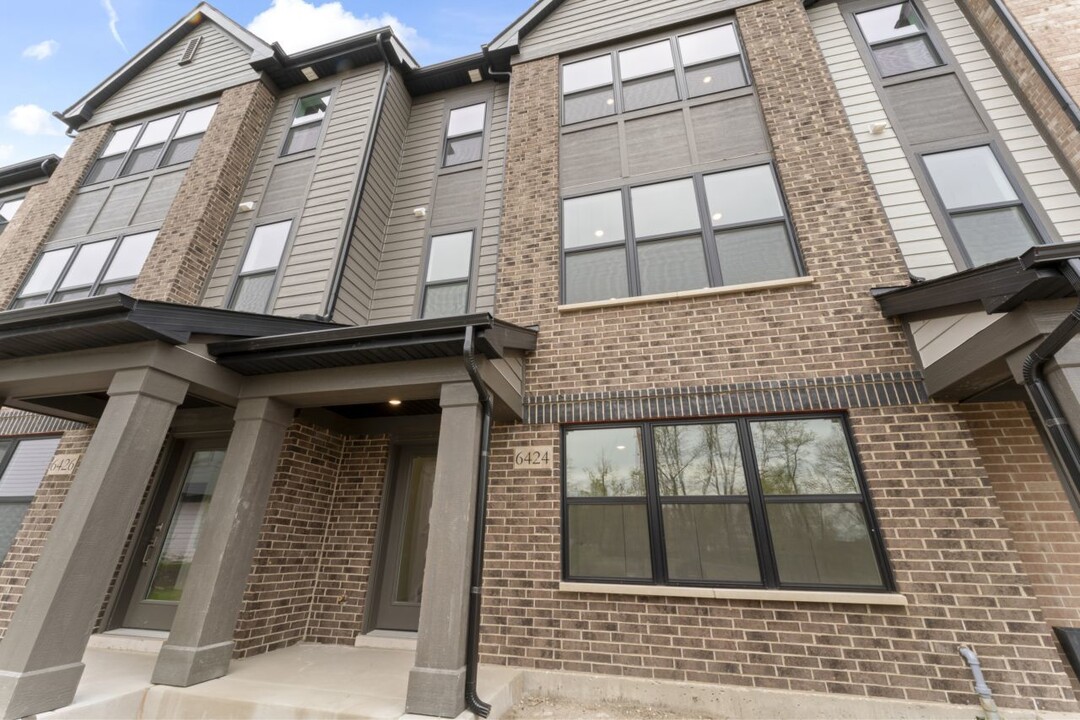6424 Levi Ln in Morton Grove, IL - Building Photo