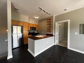 1201 Grove Blvd in Austin, TX - Building Photo - Building Photo