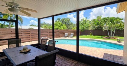 3803 Easton St in Sarasota, FL - Building Photo - Building Photo