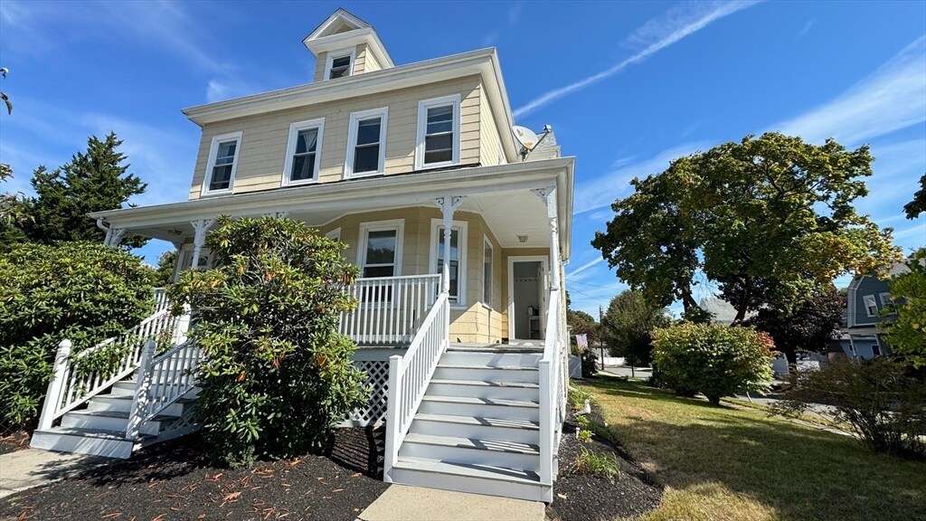 1114 Main St, Unit #1 in Wakefield, MA - Building Photo