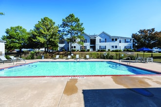 Lee's Crossing Apartment Homes in Lagrange, GA - Building Photo - Building Photo