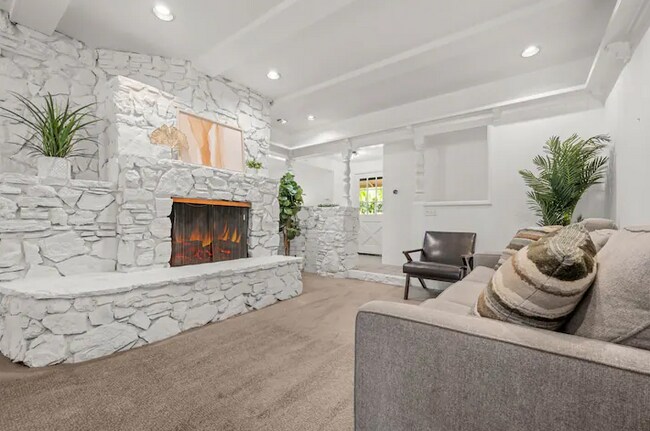 8624 Louise Ave in Los Angeles, CA - Building Photo - Building Photo