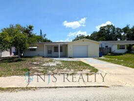 3530 Oxford Dr in Holiday, FL - Building Photo
