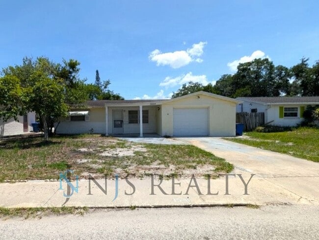 property at 3530 Oxford Dr