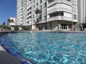 305 N Pompano Beach Blvd in Pompano Beach, FL - Building Photo