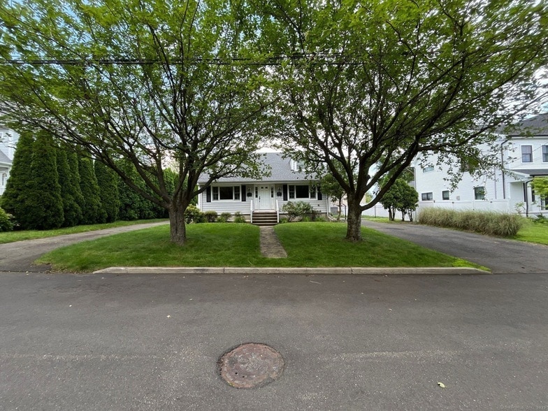 174 Country Rd in Fairfield, CT - Building Photo