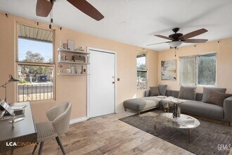 1913 S M St in Bakersfield, CA - Building Photo - Building Photo