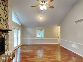 13001 Lakeview Pkwy in Villa Rica, GA - Foto de edificio - Building Photo