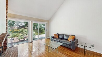 1132 Barberry Ct in Downers Grove, IL - Building Photo - Building Photo