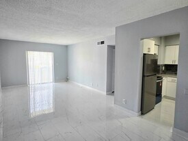 6505 Winfield Blvd in Margate, FL - Building Photo