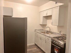 3034 S Moreland Blvd in Cleveland, OH - Building Photo - Building Photo