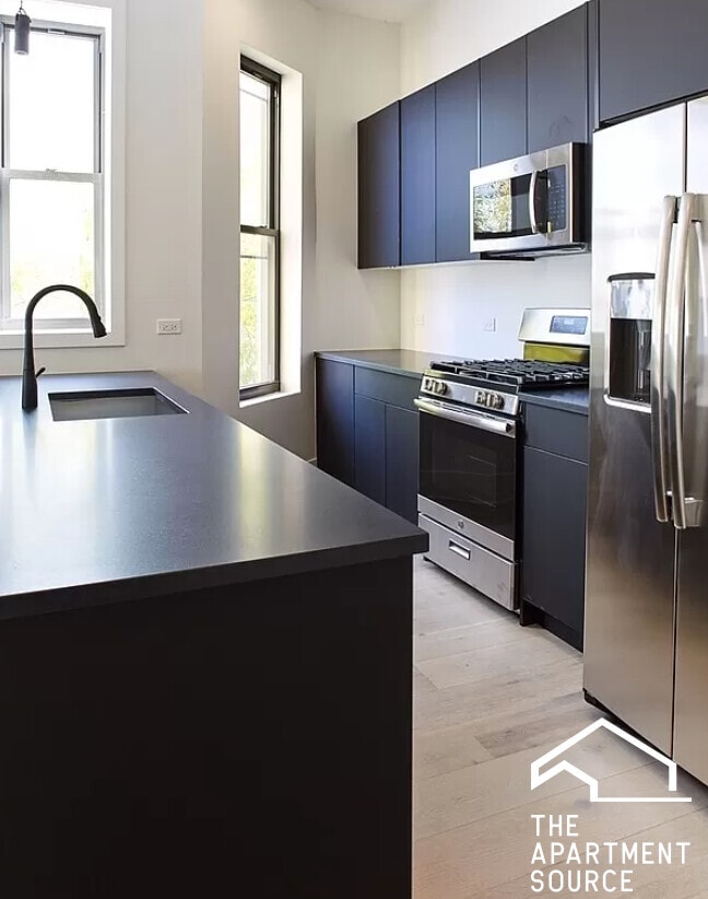 324 S Racine Ave in Chicago, IL - Building Photo - Building Photo