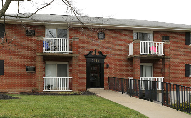Four Seasons Apartments in Erlanger, KY - Foto de edificio - Building Photo