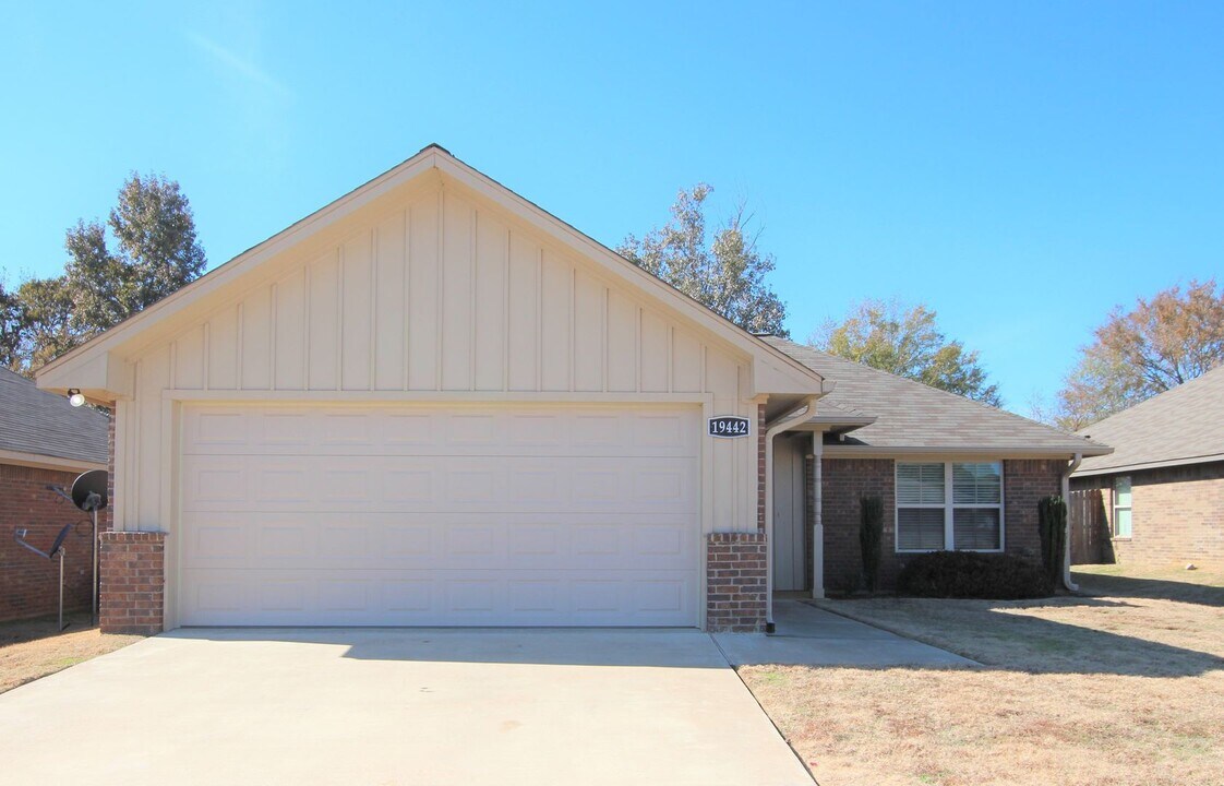 19442 King Ranch Dr in Flint, TX - Building Photo