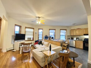 44 Orkney Rd, Unit 2 in Boston, MA - Foto de edificio - Building Photo