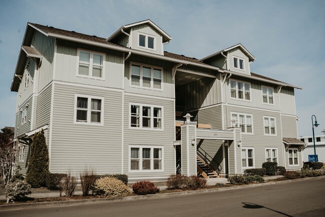 Edgewater at Mill Pond in Astoria, OR - Foto de edificio - Building Photo