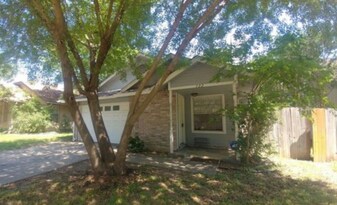 722 Meadow Gate in Converse, TX - Building Photo