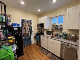 2 Otis St, Unit 1 Apartamentos