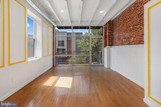 1704 W Girard Ave in Philadelphia, PA - Building Photo - Building Photo