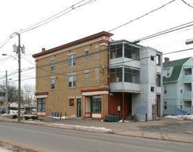 165-167 Park Rd in West Hartford, CT - Foto de edificio - Building Photo