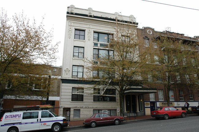 The Arthur in Portland, OR - Building Photo - Building Photo