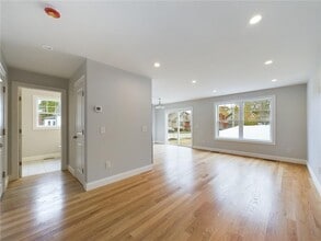 68 Greene St in Warwick, RI - Building Photo - Building Photo