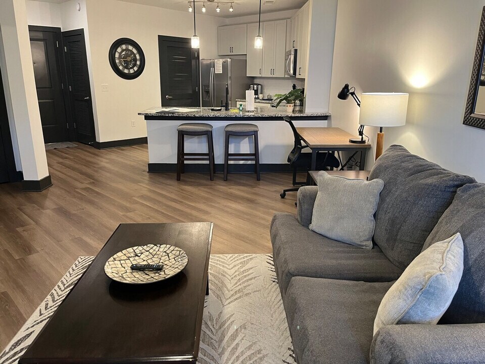 425 W 5th St in Charlotte, NC - Building Photo