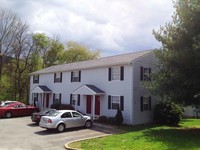 5681 Hollins Rd in Roanoke, VA - Foto de edificio - Building Photo