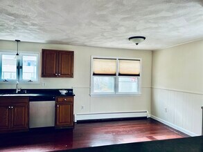 32 Jennifer Ln in Peabody, MA - Building Photo - Building Photo