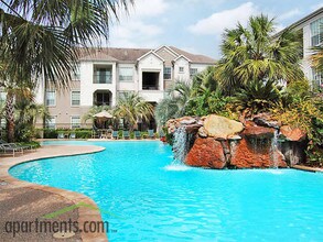 Reserve @ Fountain Lake in Stafford, TX - Building Photo - Building Photo